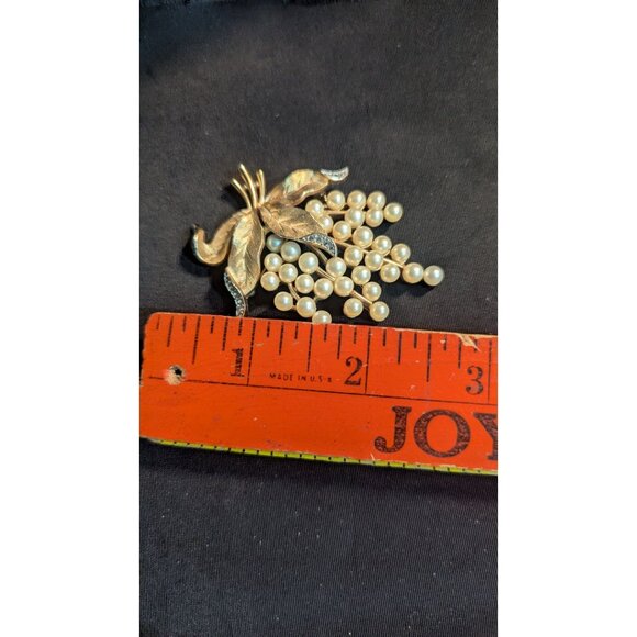 vintage Crown Trifari Gold Grapevine Pearls Brooch Pin Statement Piece Unique - Picture 6 of 8